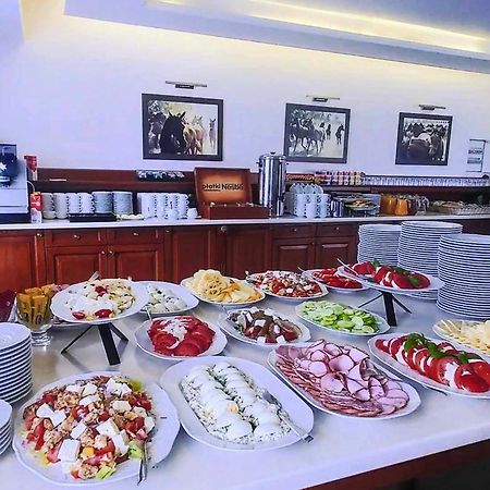 Hotel Ланьцут Экстерьер фото