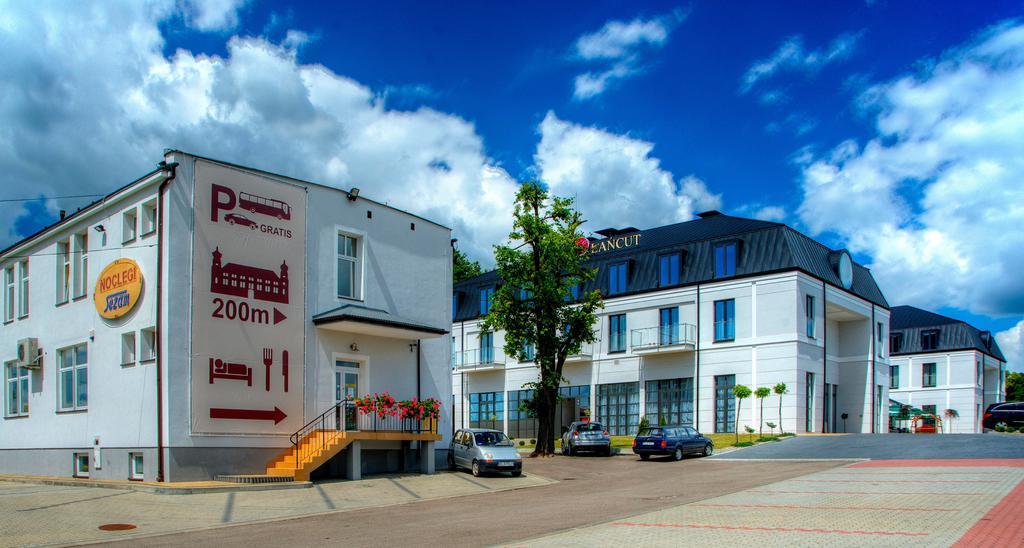 Hotel Ланьцут Экстерьер фото