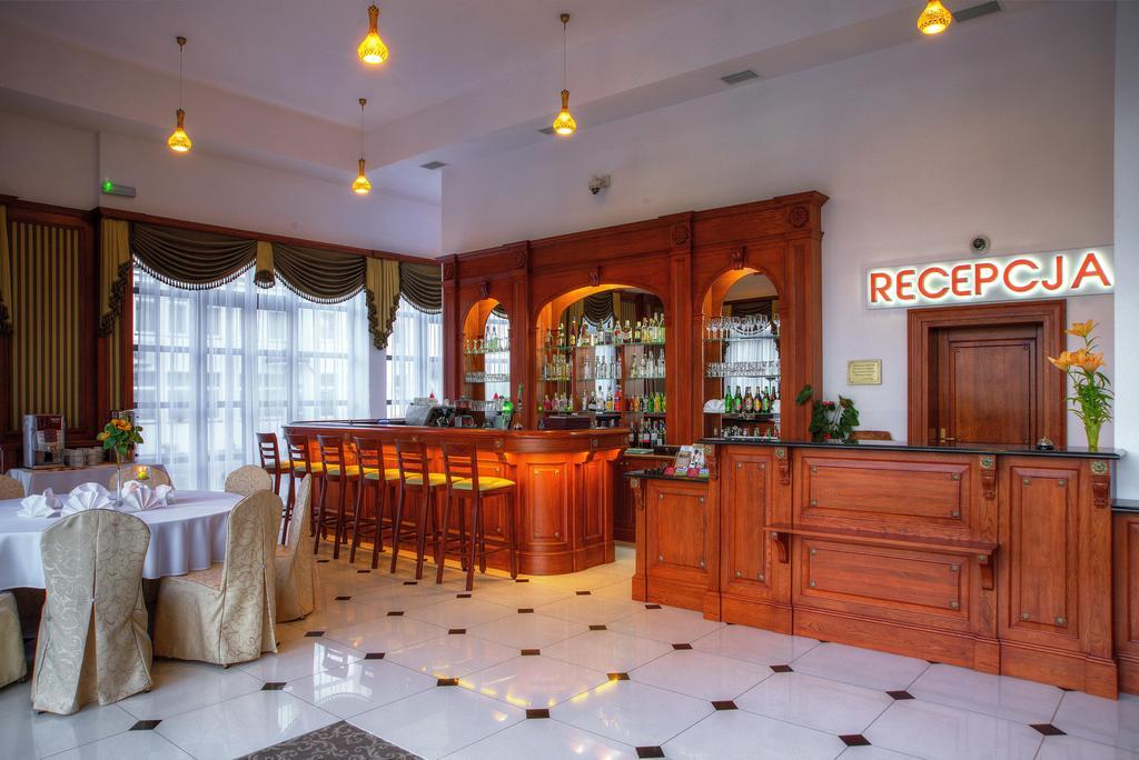 Hotel Ланьцут Экстерьер фото