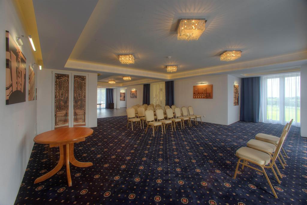 Hotel Ланьцут Экстерьер фото