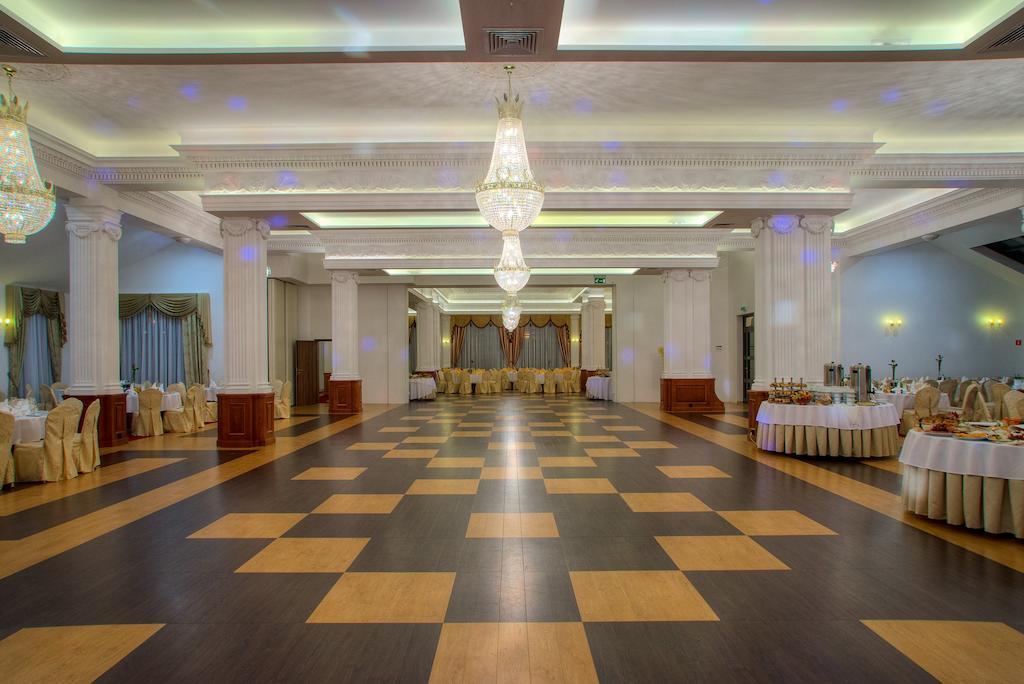 Hotel Ланьцут Экстерьер фото