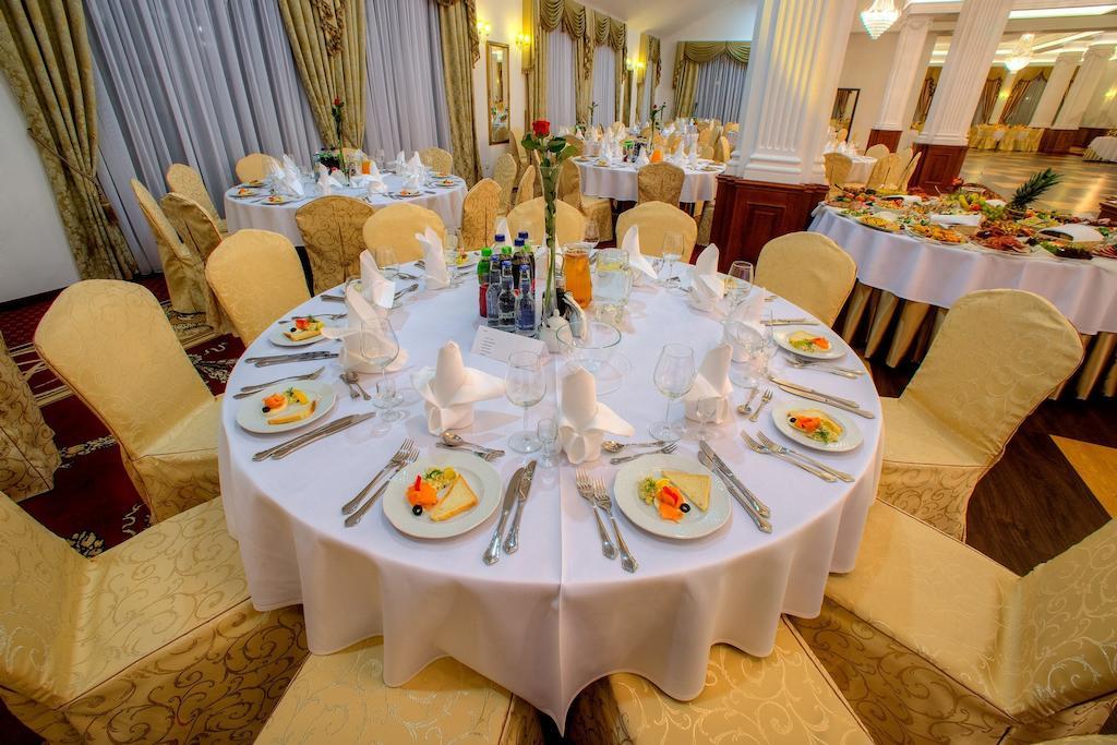 Hotel Ланьцут Экстерьер фото