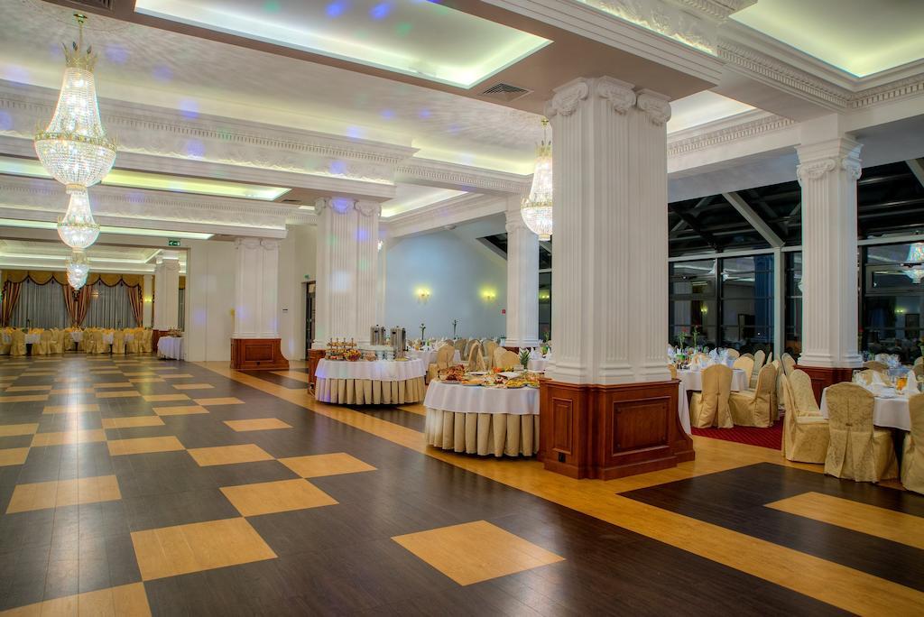 Hotel Ланьцут Экстерьер фото