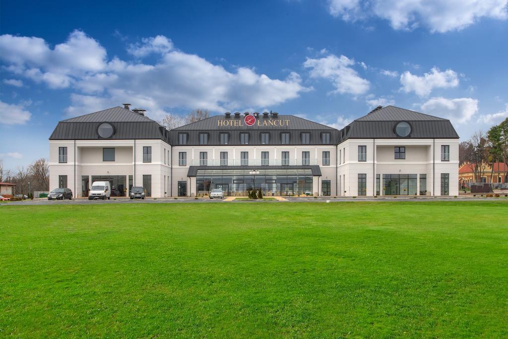 Hotel Ланьцут Экстерьер фото